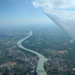 Flugwegposition um 13:39:54: Aufgenommen in der Nähe von Passau, Deutschland in 2102 Meter